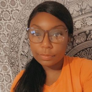 Meet your Posher, Tia